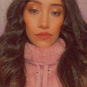 Meet your Posher, Ofelia